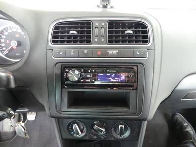 Volkswagen Polo [9n3] 2 DIN Radio einbauen [Rückfahrkamera