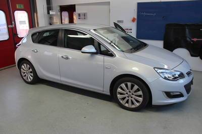 Opel Astra J - Autoradio nachrüsten ohne Probleme